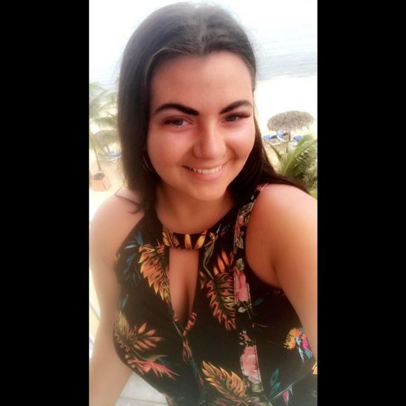 Meet your Posher, Mackenzie - Picture 1 of 1